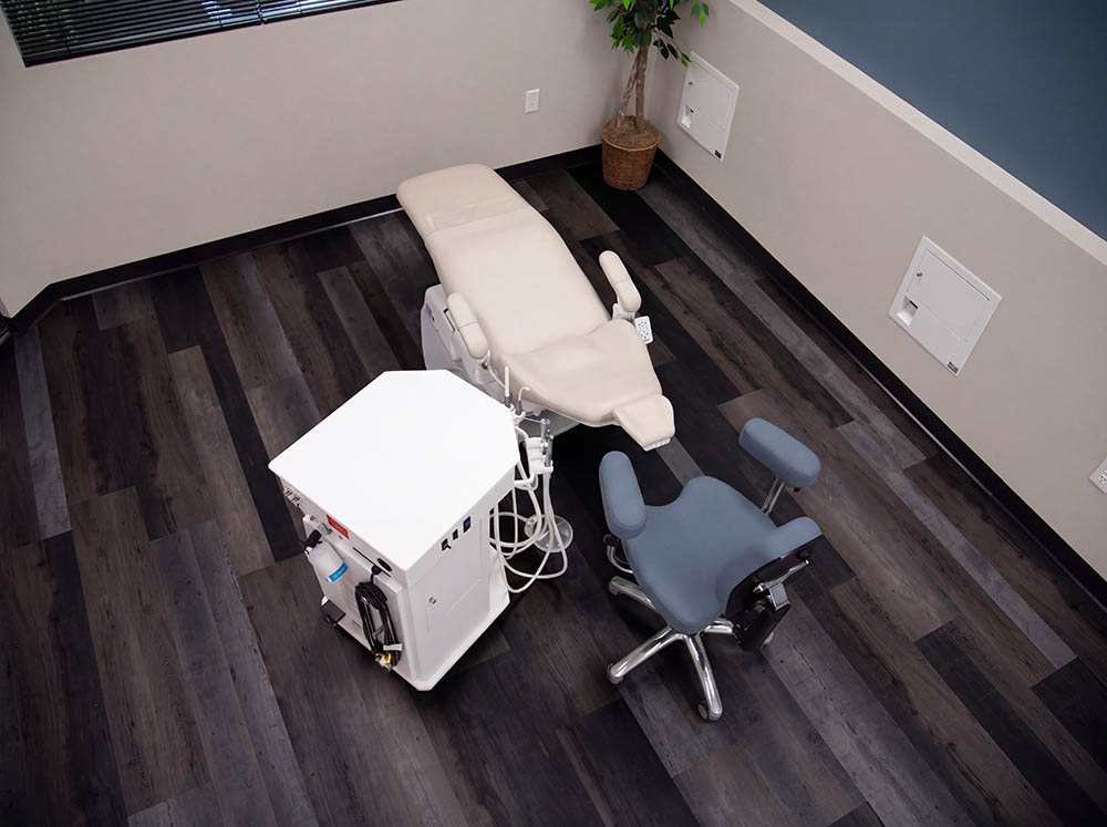 10' x 12' operatory with Triton™ Orthodontic/Hygiene Delivery System – Self-Contained