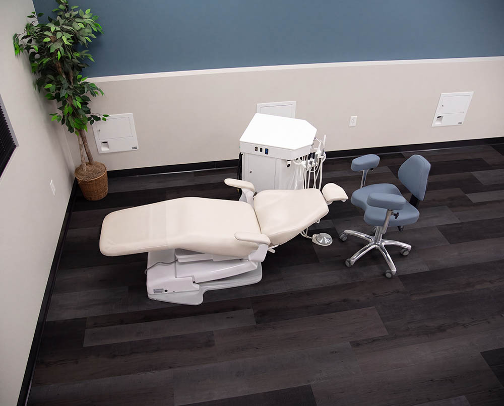10' x 12' operatory with Triton™ Orthodontic/Hygiene Delivery System – Self-Contained